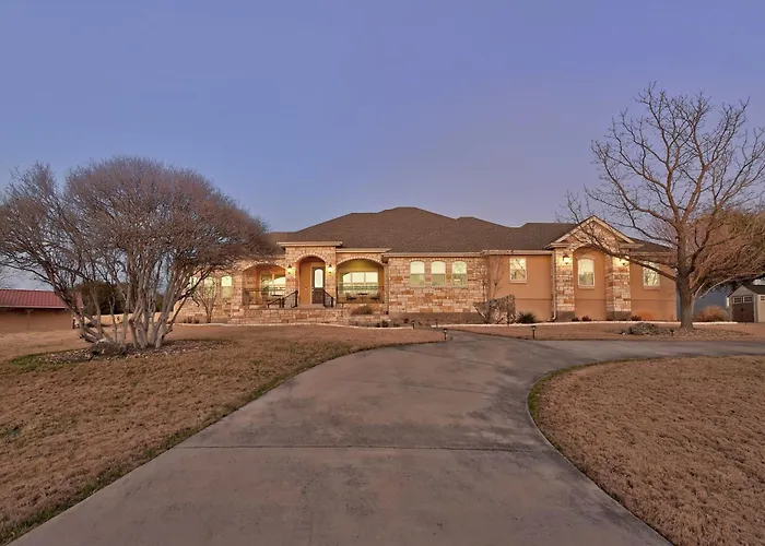 Spacious House In Roundrock
