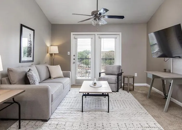 Landing Modern Apartment With Amazing Amenities