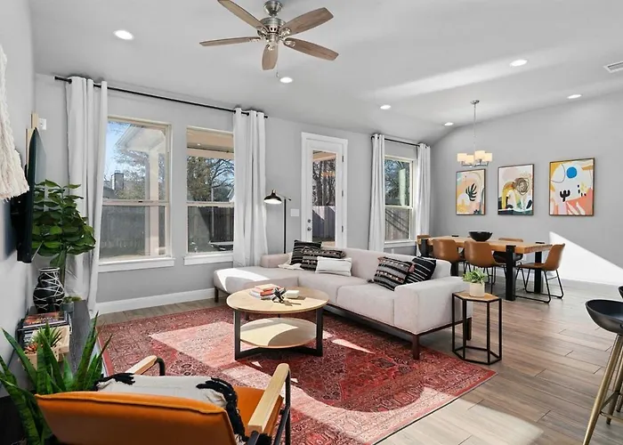 Luxe Boho Chic5Br Woodbine Round Rock Kalahari