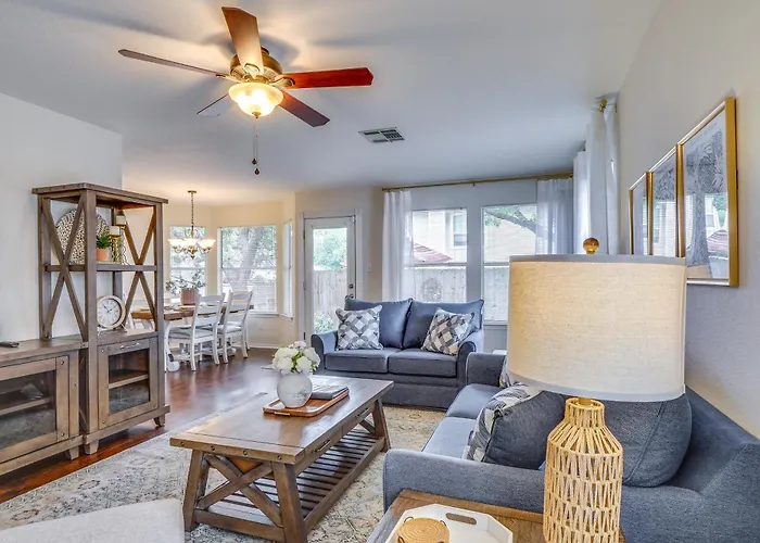 Fenced Yard + Patio: Family Home In Round Rock