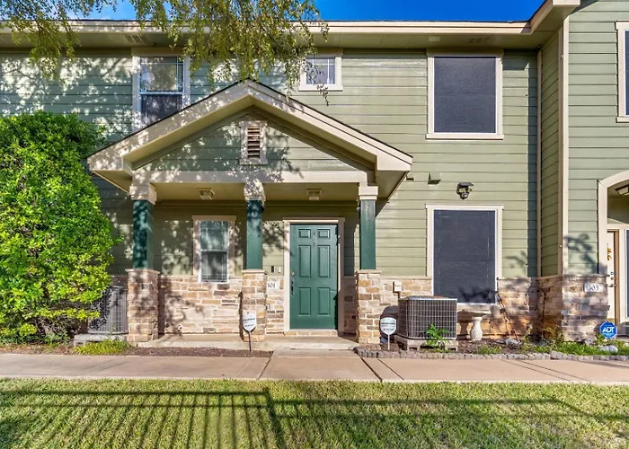 Quaint 2Bd2B Condo* Fully Furnished*Amazing Patio*