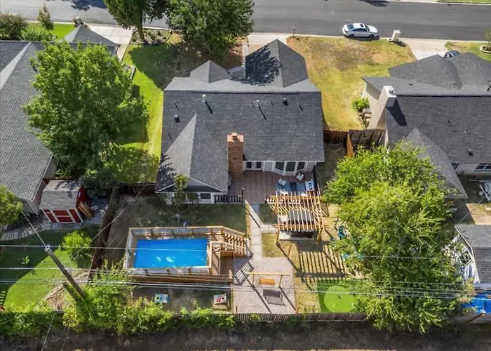 Poolside Paradise Game Room Fire Pit Hot Tub