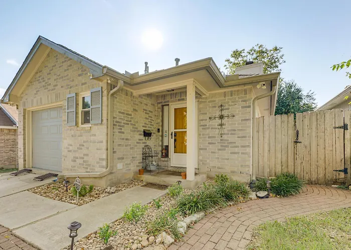 2 Mi To Dtwn! Modern Round Rock Oasis W/ Patio
