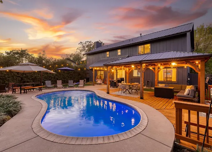 Timeless-Texas-Inn - Heated Pool Oasis & Lux Vibe