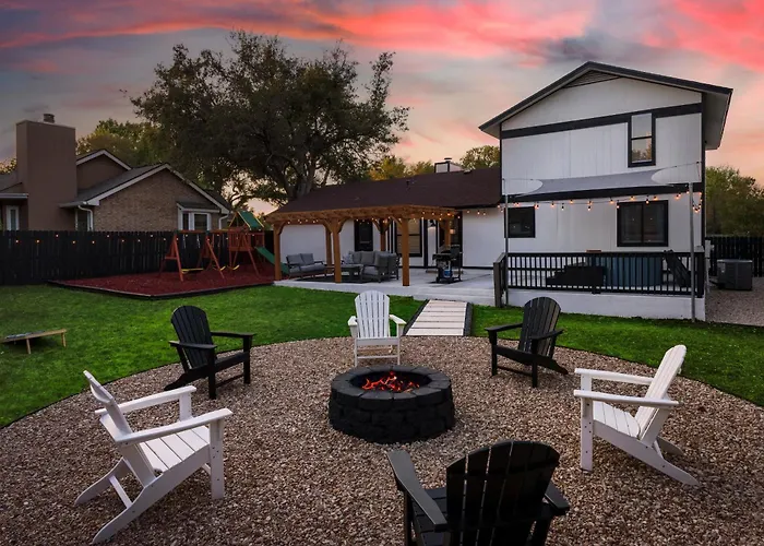 Hot Tub, Game Room, Fire Pit