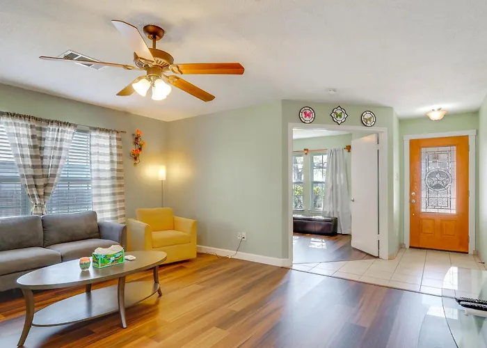 Round Rock Home: Near Dell Diamond & Waterpark!