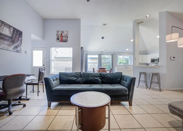 Crew Suite 4B2B In Round Rock