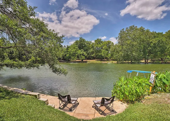Round Rock Lakefront Home W/ Water Toys & Fire Pit